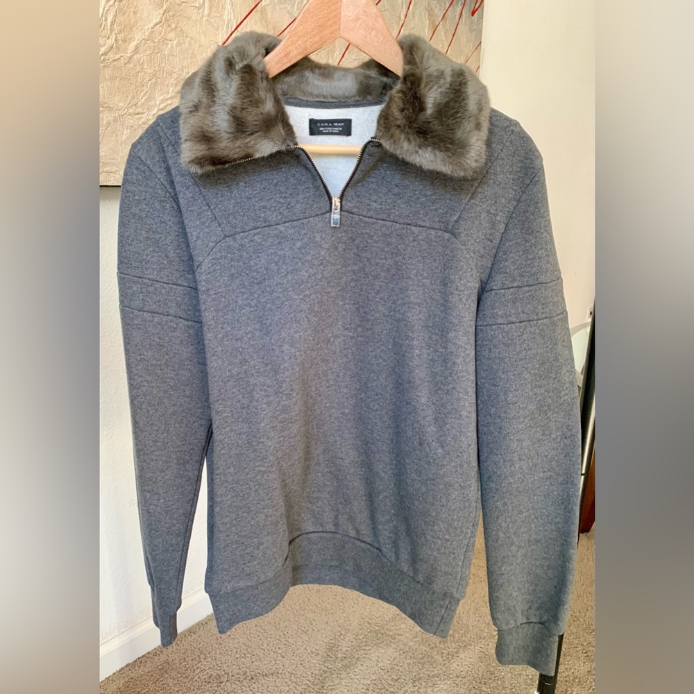 ZARA Man Gray Zip-Up Sweater with Faux Fur Collar